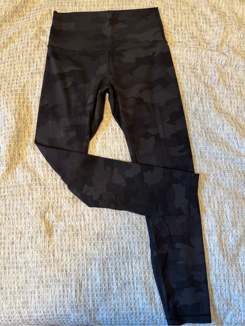 Lululemon Wunder Under Full-On Luxtreme Black Camo Size 6